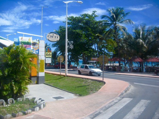 guadeloupe sainte anne travelnerdplans.jpg