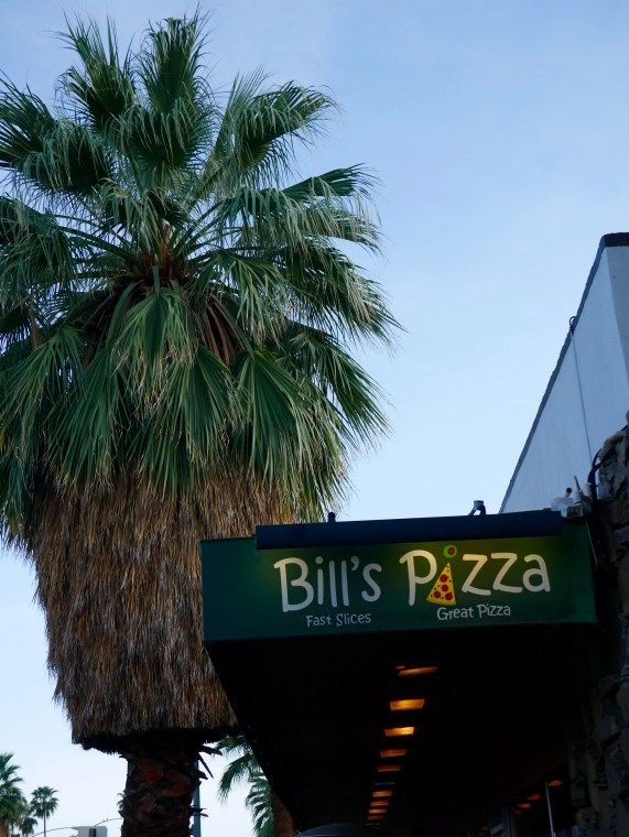 palm springs bills pizza 2 travelnerdplans.jpg