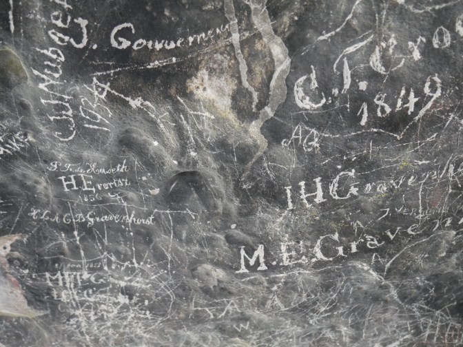 aruba fontein cave writing