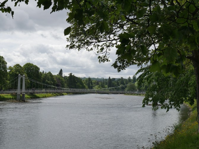 scotland inverness river ness.jpg